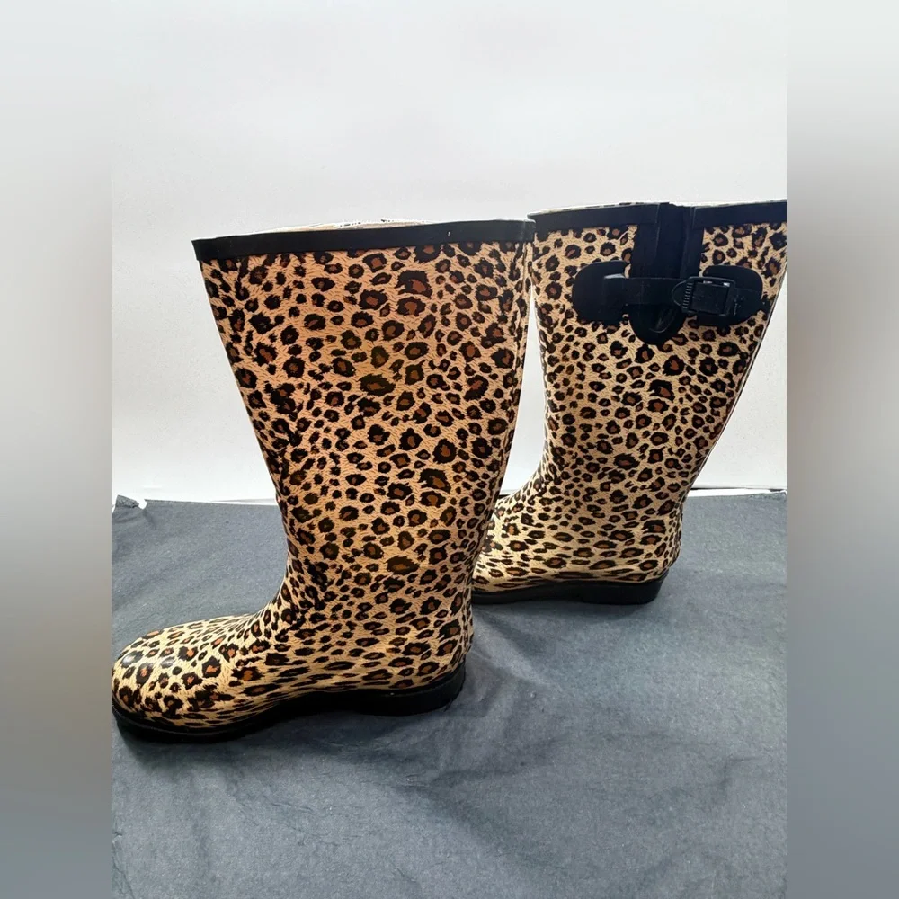 EUC Binger Cheetah Rain Boots
